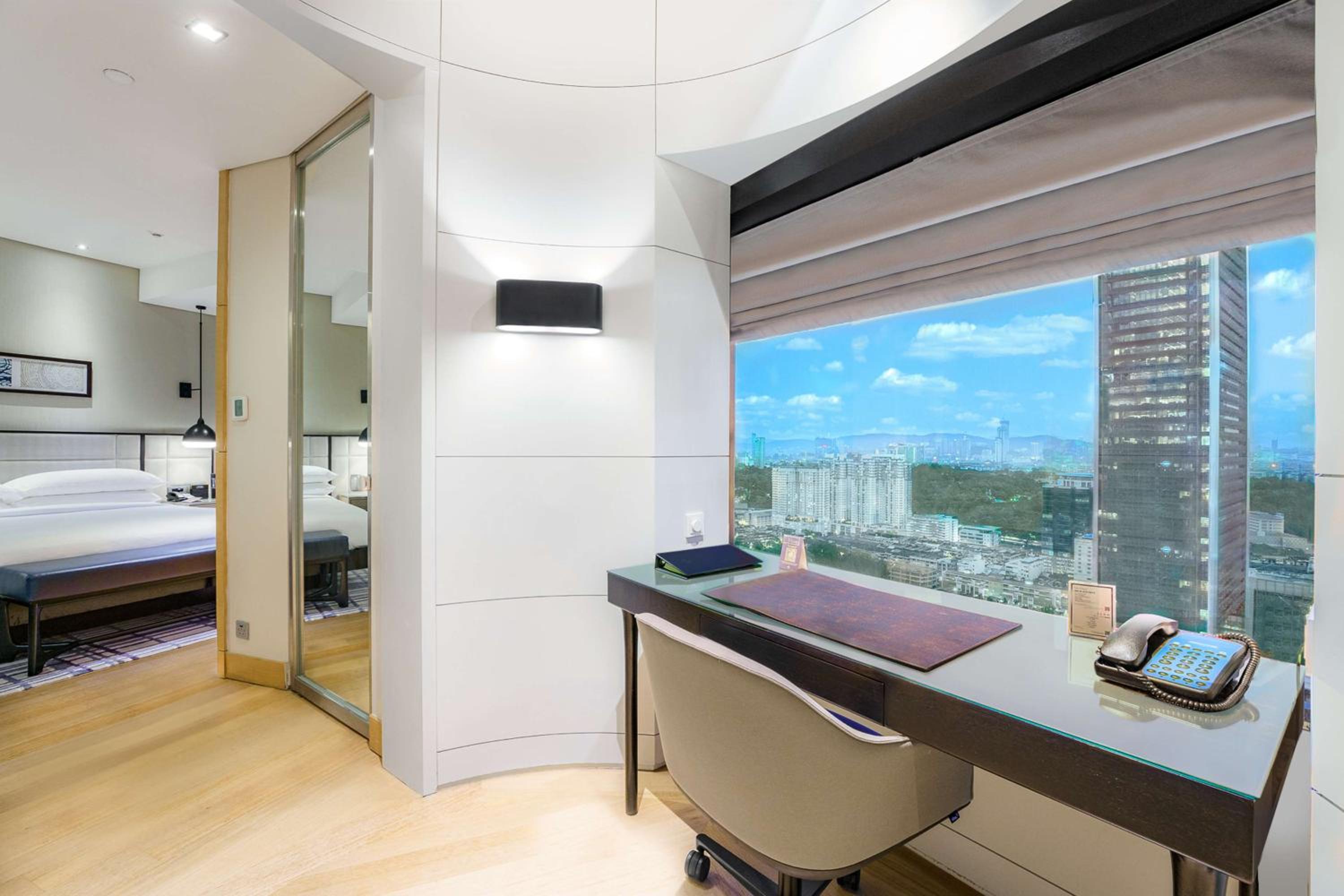 جناح غراند تنفيذي بسرير كينج، Hilton Kuala Lumpur 5/10