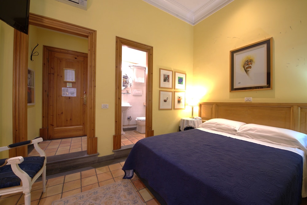Hotel Locanda Cairoli 11/50