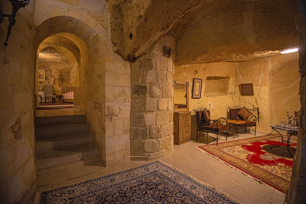 Pietra Cave Suites 15/49