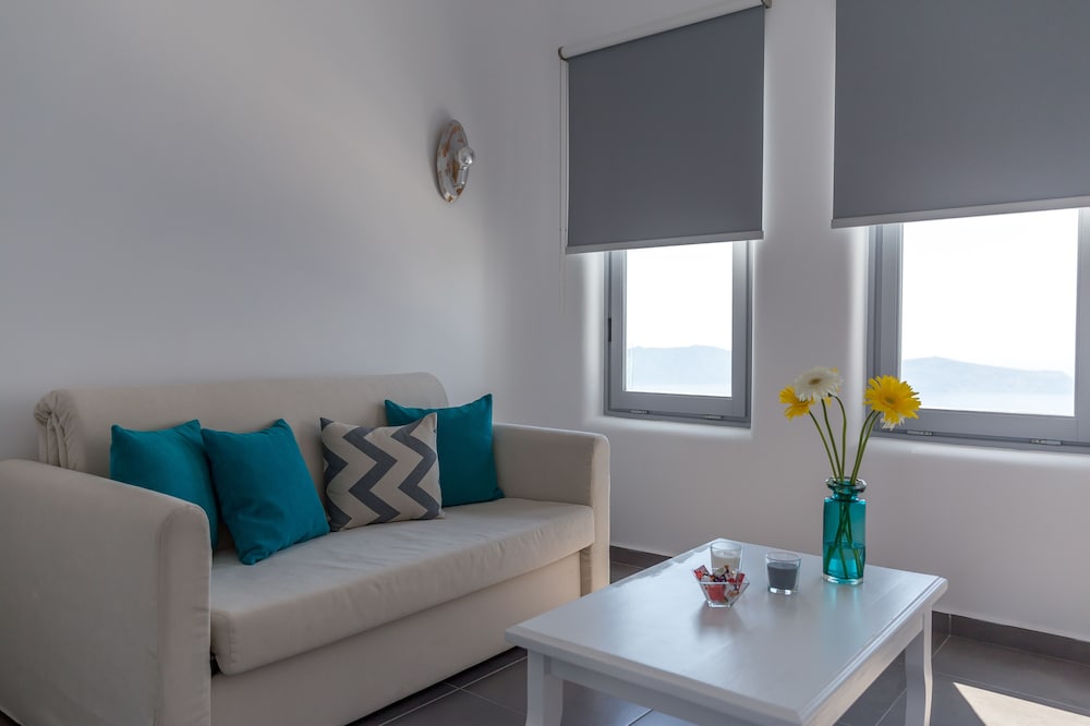 Unique Suites 27/50