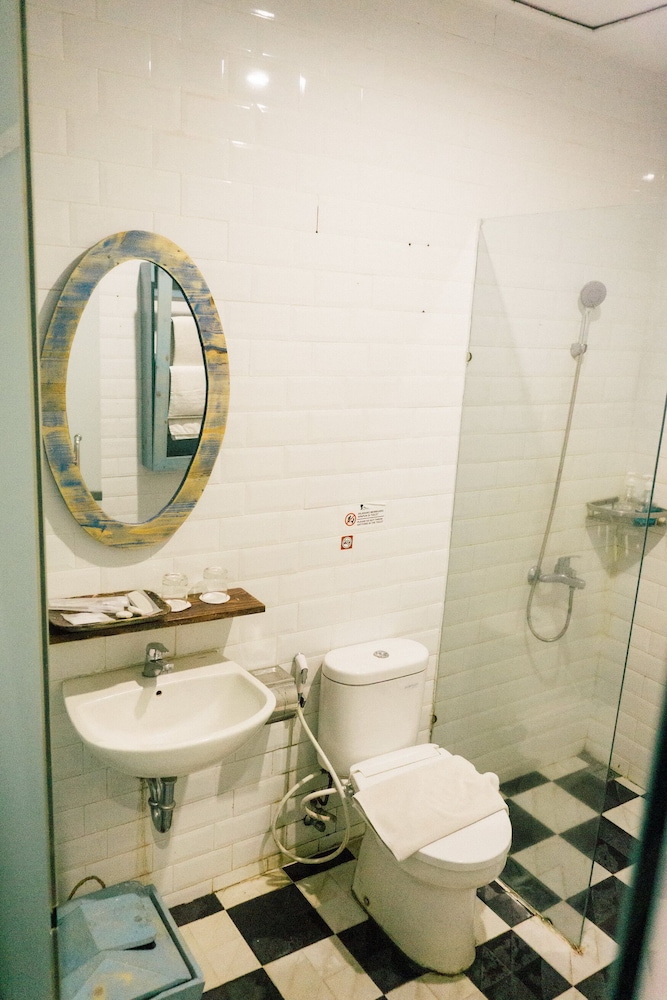 Omah Njonja Bed & Brasserie 55/63