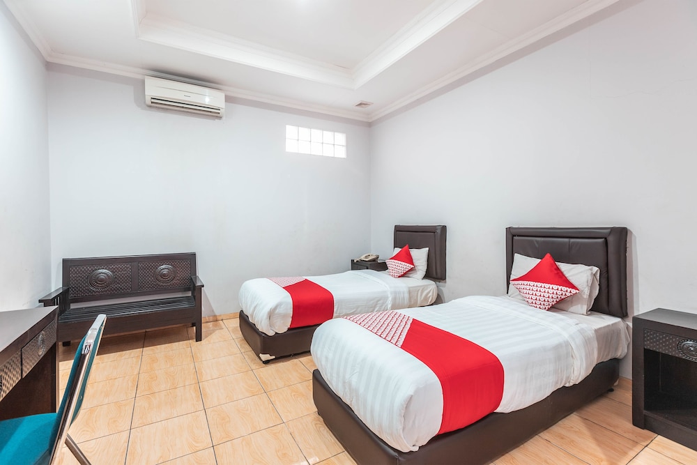 OYO 686 Bunga Karang Hotel 22/46