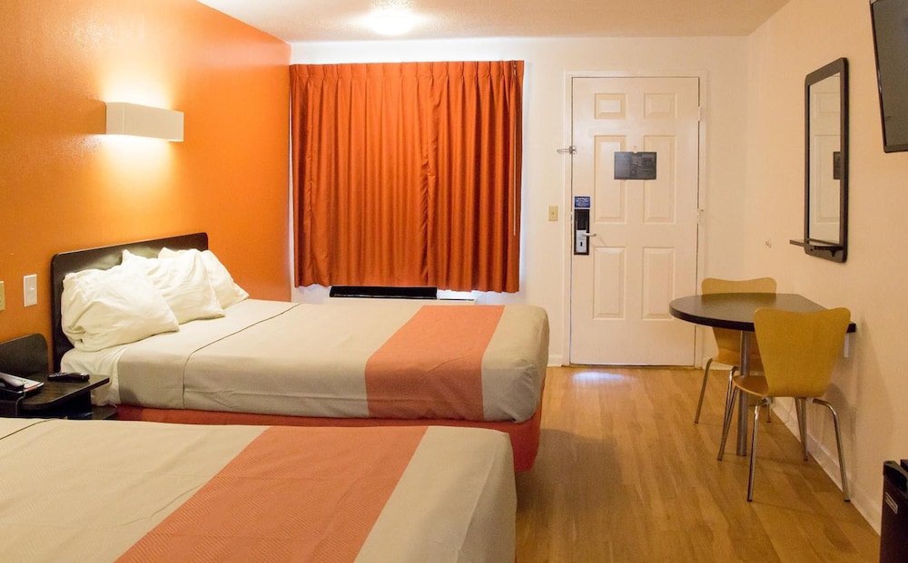 Motel6 Cookeville, TN 24/54