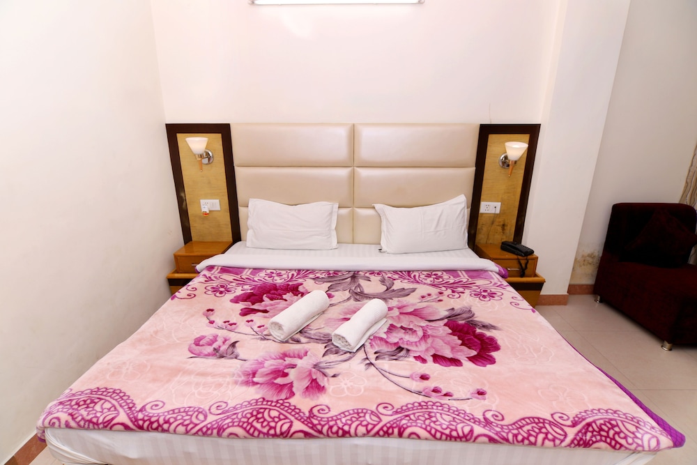 Hotel Ganesha Inn 13/50