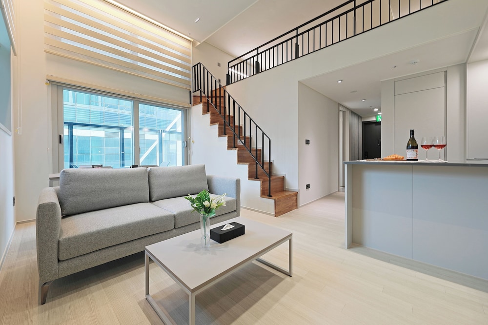 Lobby at Sota Suite Pyeongtaek Godeok, PYEONGTAEK