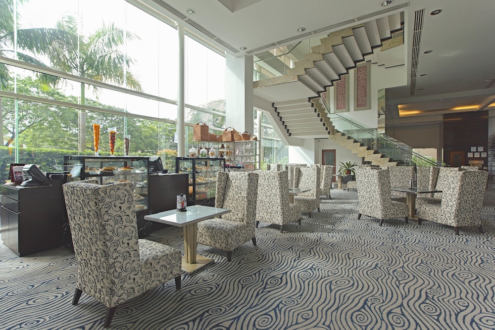 Acacia Hotel Manila 35/54
