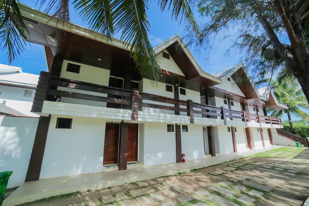 Bataan White Corals Beach Resort 2/42