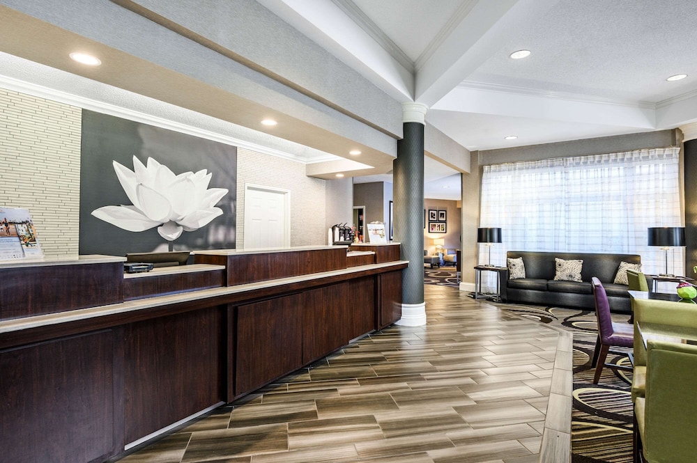 La Quinta Inn & Suites by Wyndham Myrtle Beach Broadway Area 9/54