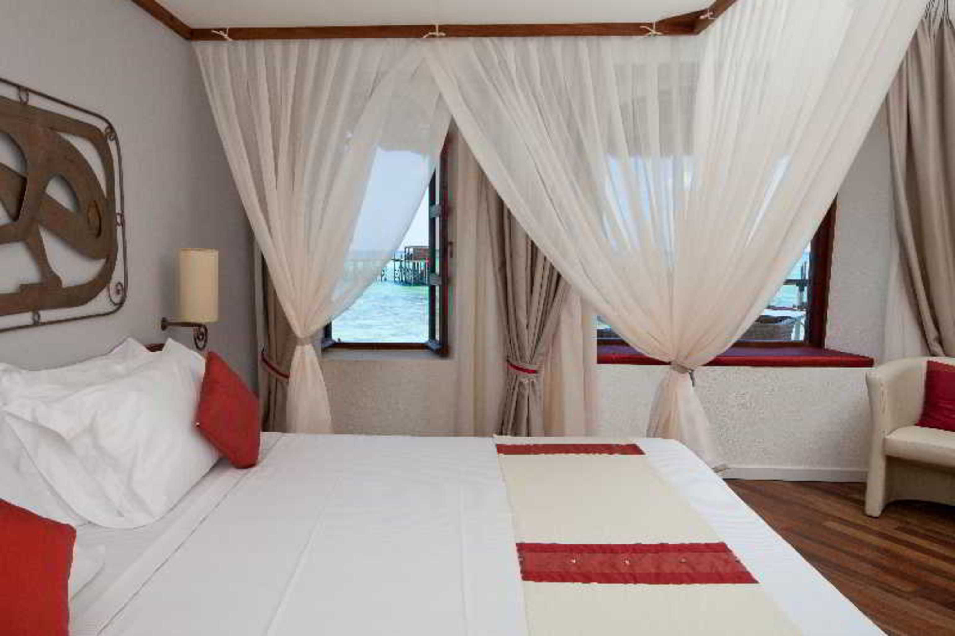 PARTIAL OCEAN VIEW SUITE