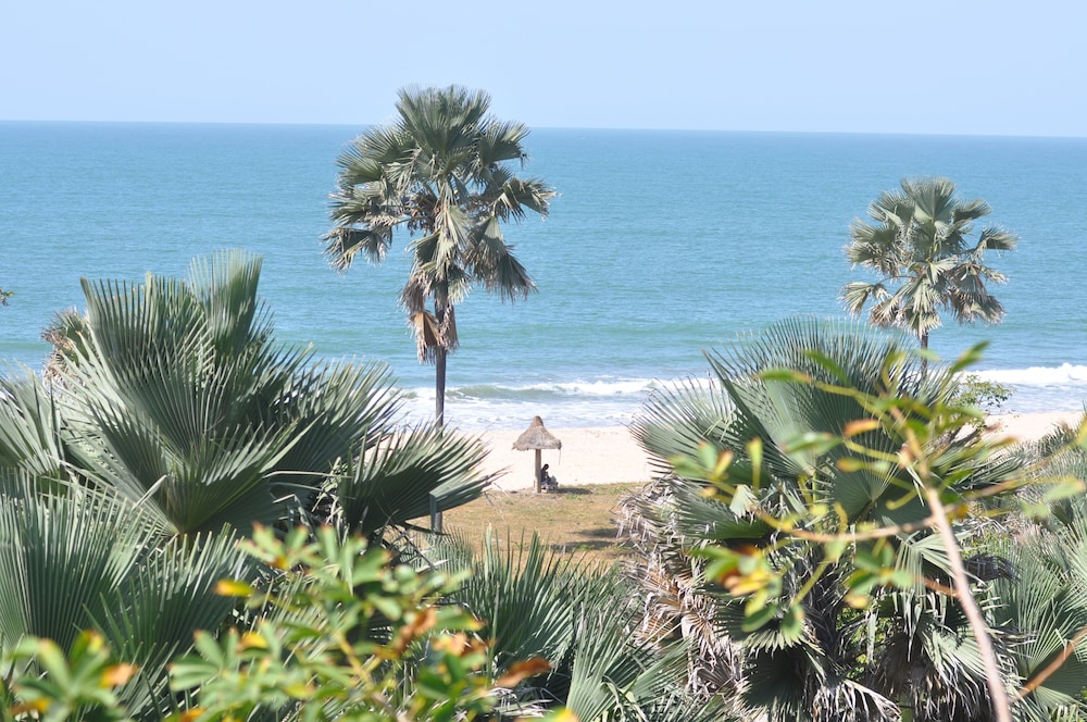 Leo S Beach Hotel Restaurant Adults Only 23/39