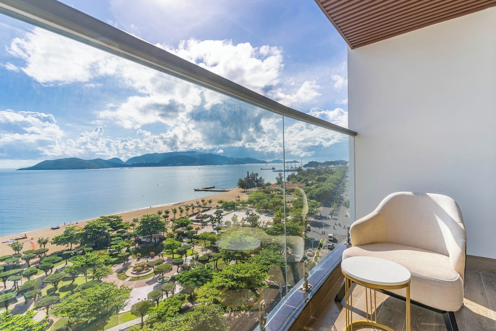 La Vague Hotel 15/20