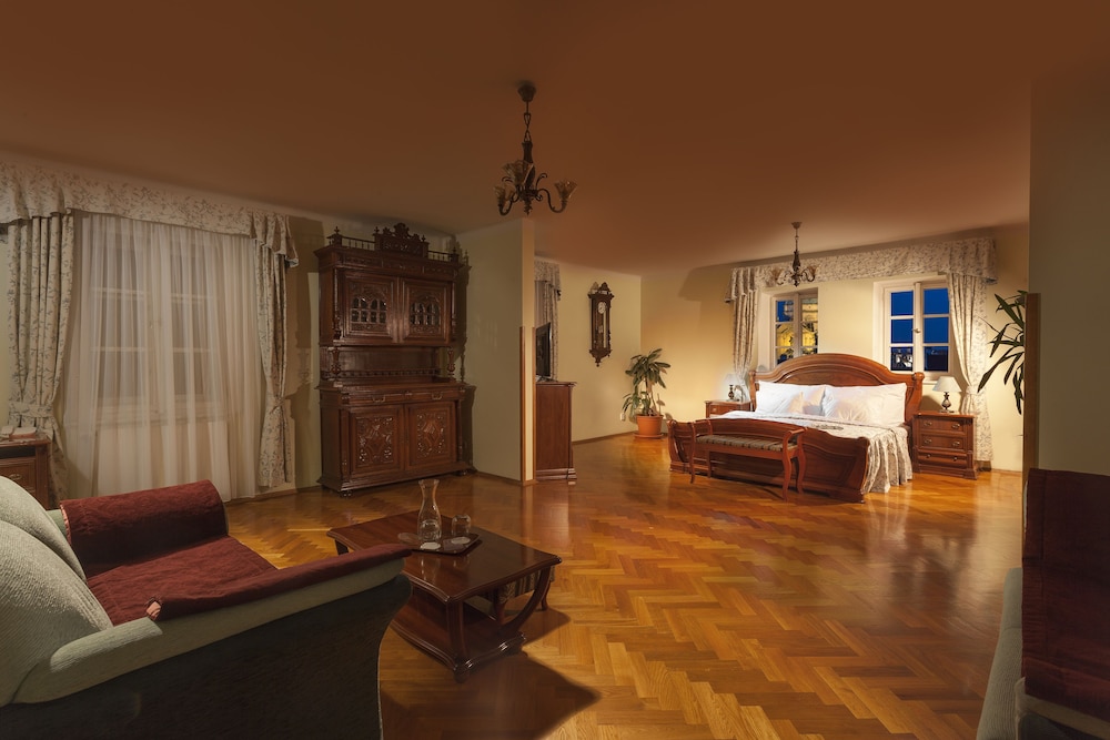 Boutique Hotel Constans 33/50