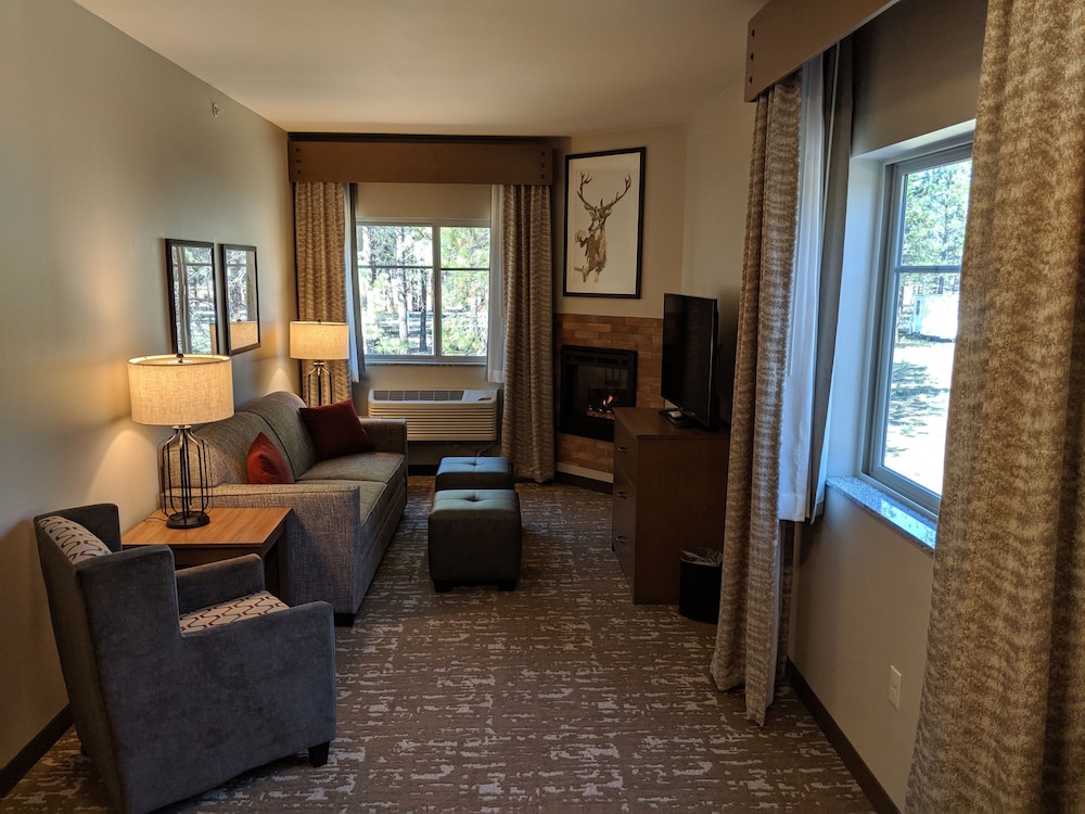 GrandStay Hotel & Suites Sisters 14/33