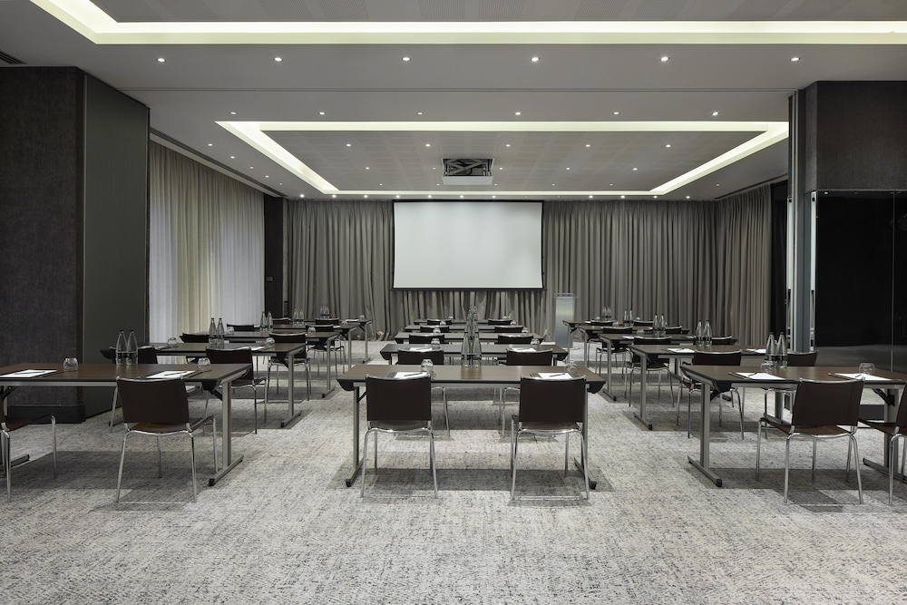 Radisson Blu Hotel, London Canary Wharf East 66/74