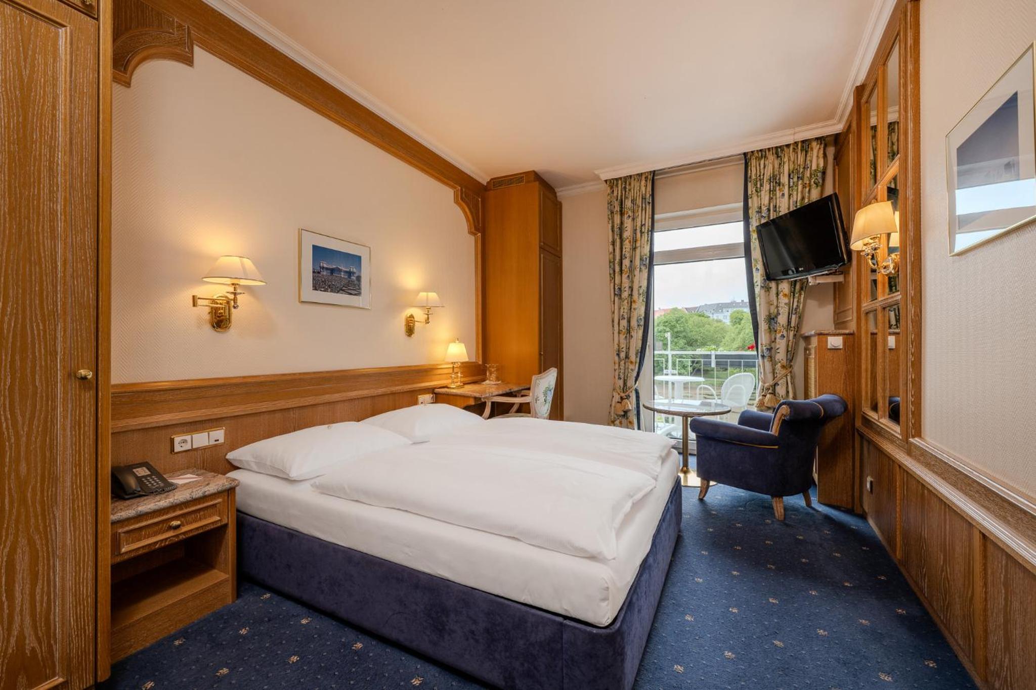 Comfort, Double Bed, Lake View, Balcony
