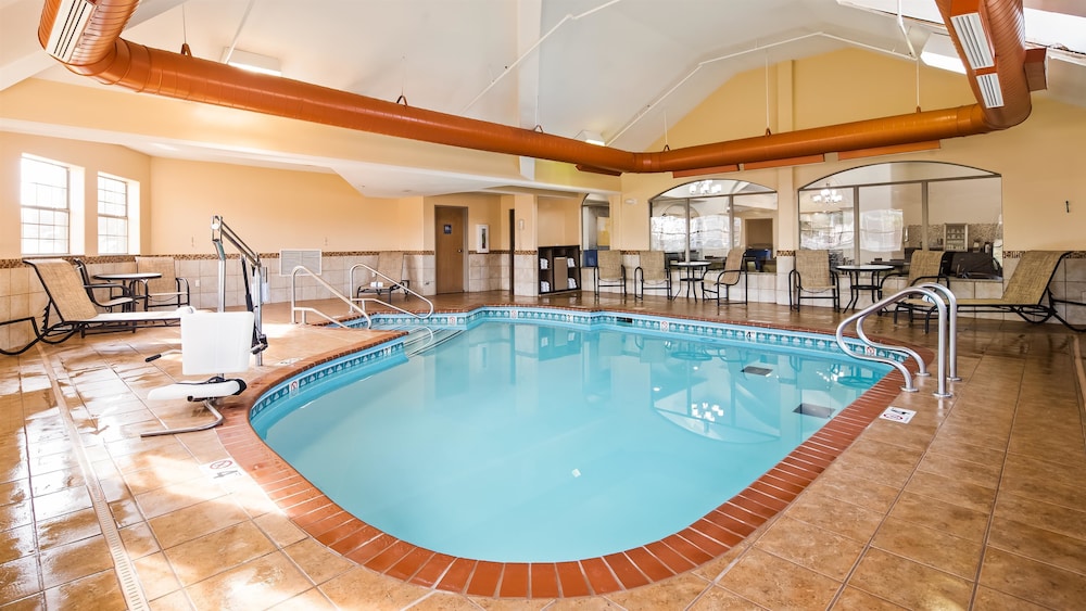 Best Western Plus Tulsa Inn Suites 4/24
