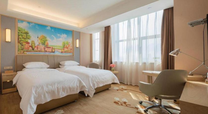 Vienna Hotel (Qujing Railway Station) 31/46