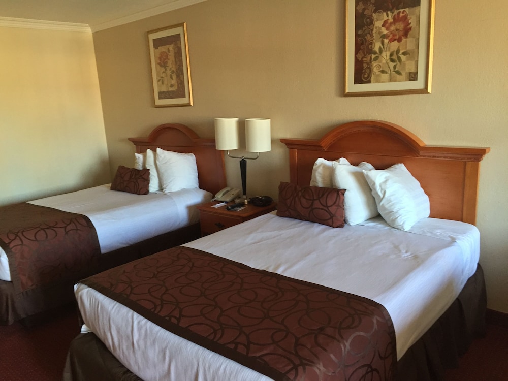 Chula Vista Inn 33/61