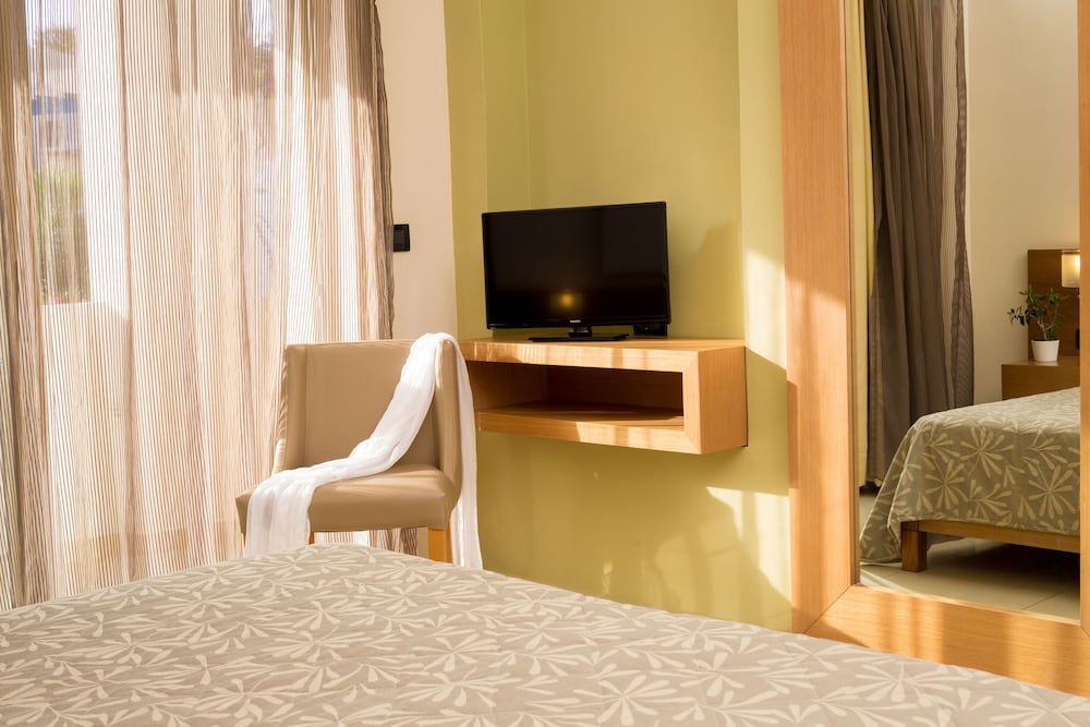 Atlantica Amalthia Beach Hotel 50/65