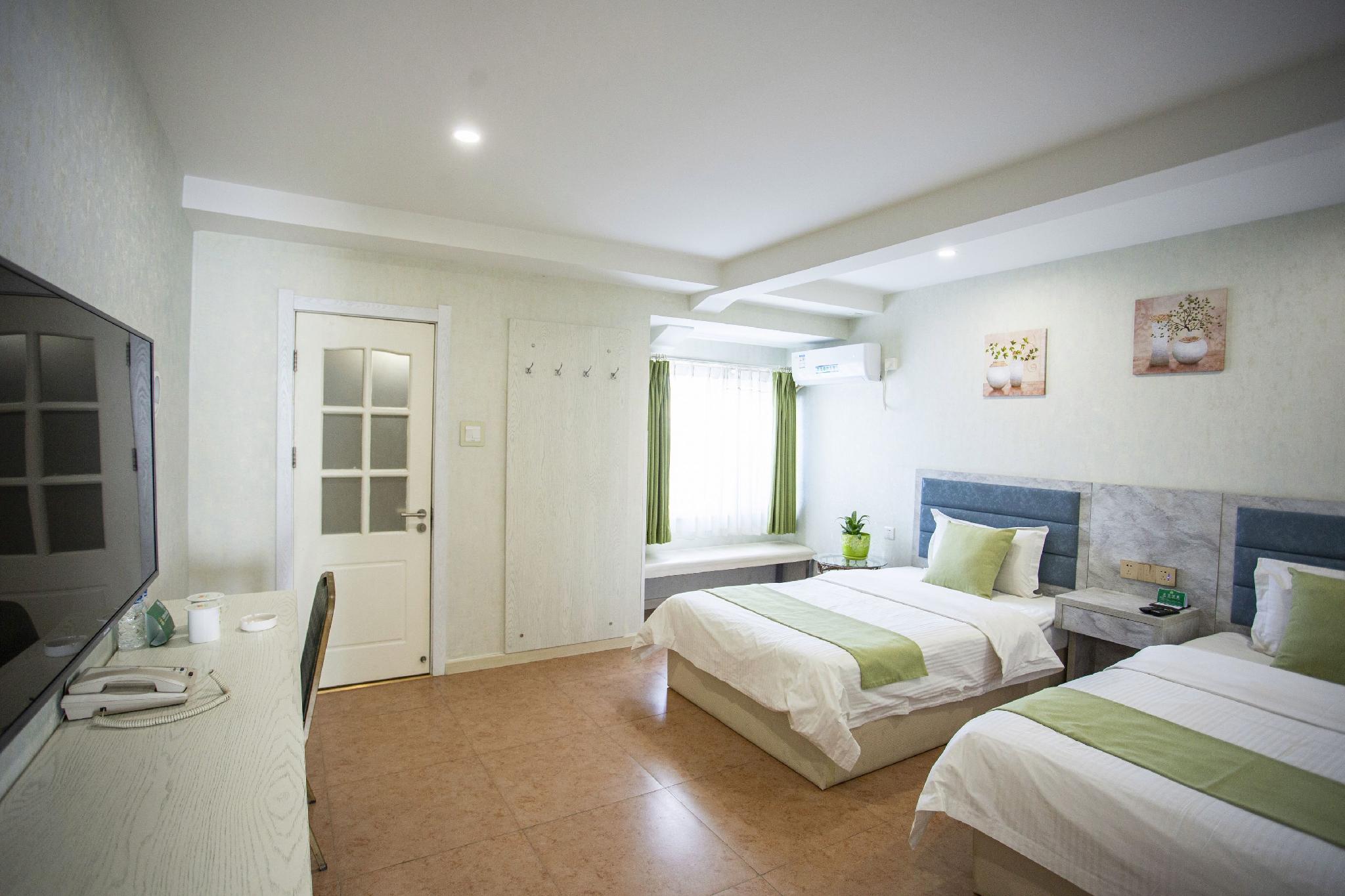 Feature, Twin Beds