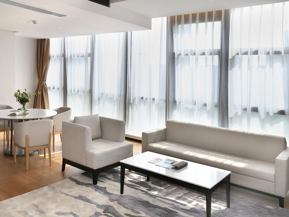 Novotel Deqing 36/56