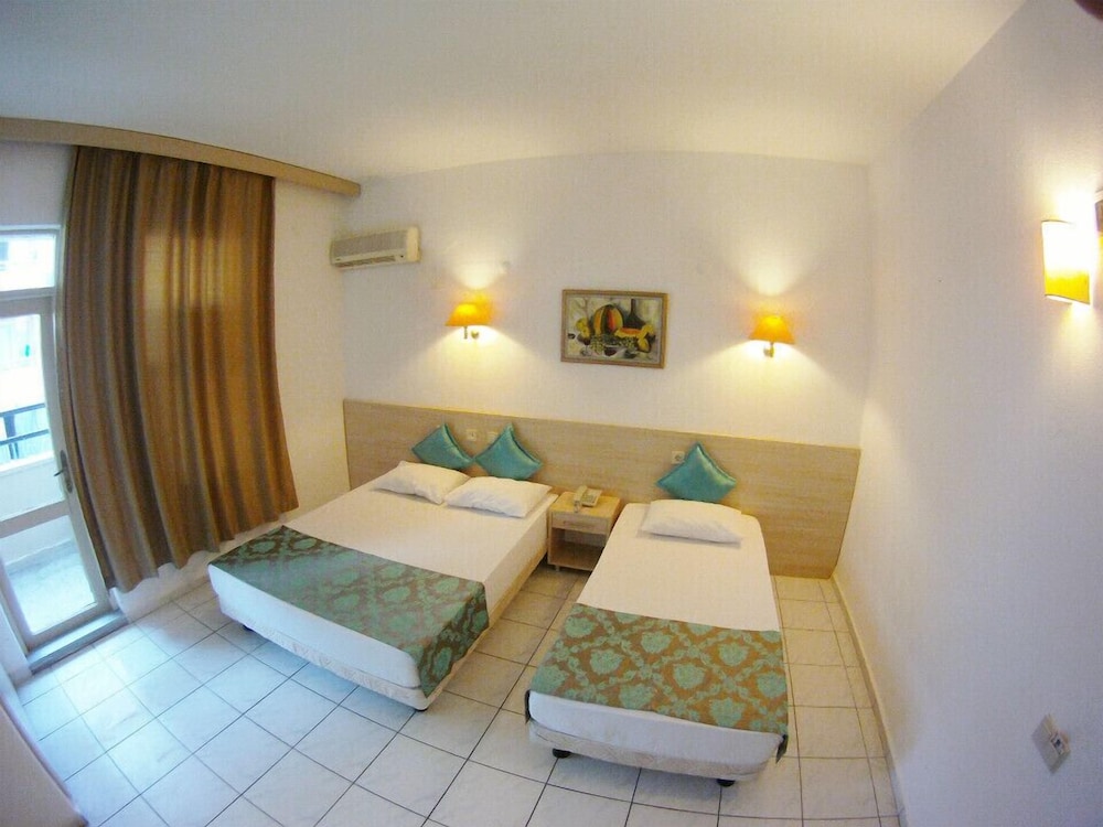 Kleopatra Carina Hotel 10/35