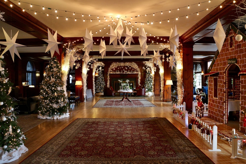 Skytop Lodge 31/35