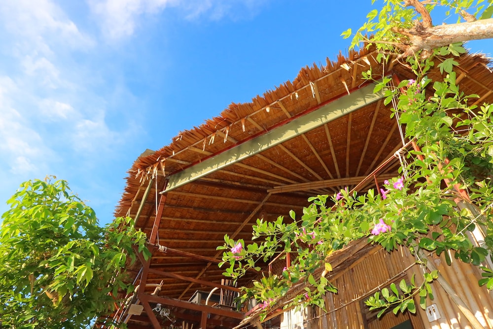 PHI PHI SEA SKY RESORT 7/66