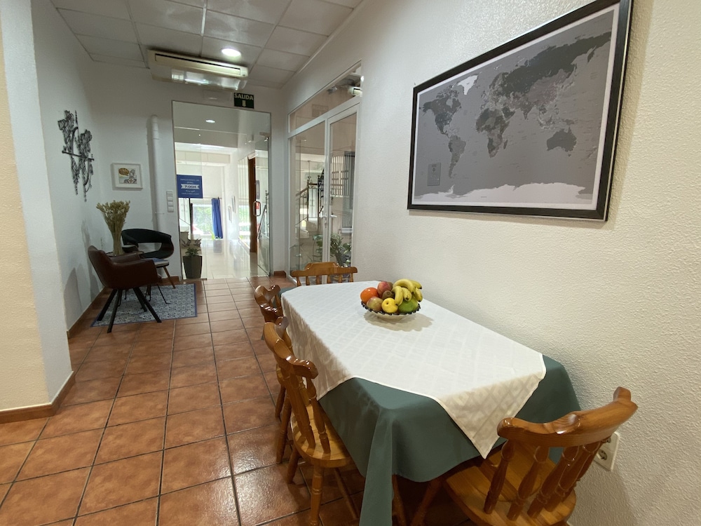 Hostal Pensimar 48/64