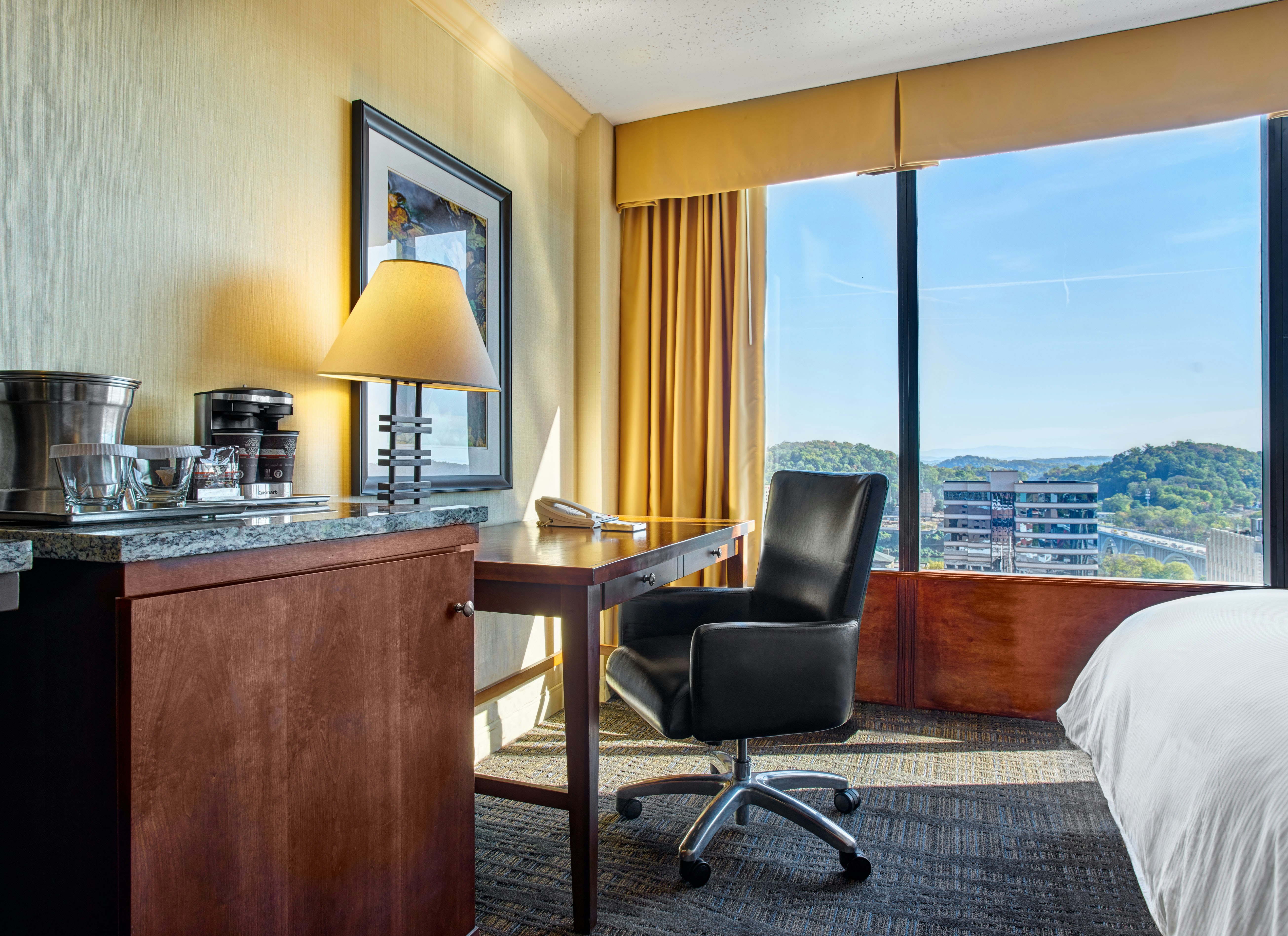 HILTON KNOXVILLE 30/34