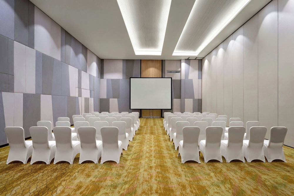 Sheraton Hanoi West 61/71