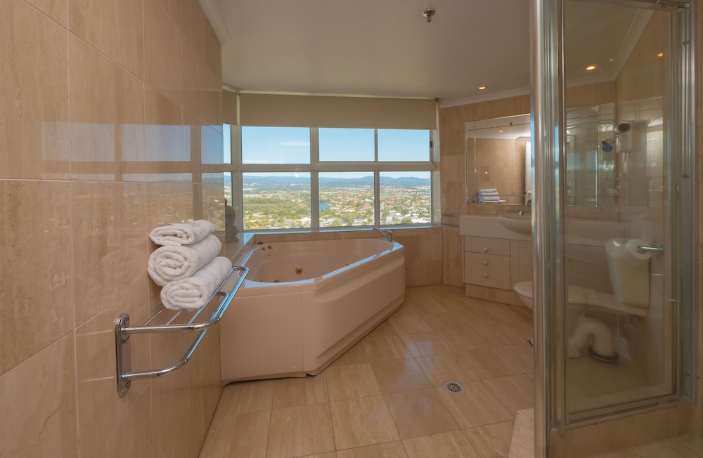 Burleigh Surf Apartments 63/77