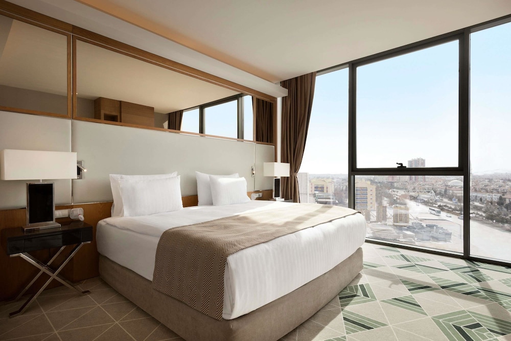 Room, Twin Beds, Smoking, Ramada Plaza by Wyndham Konya 2/4