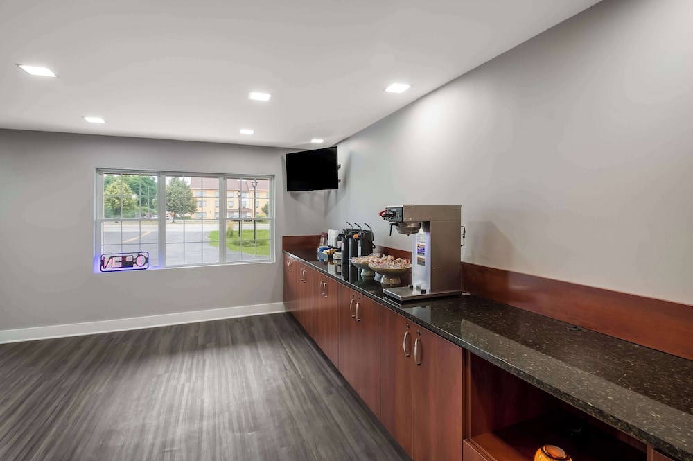 Americas Best Value Inn Farmington 3/30