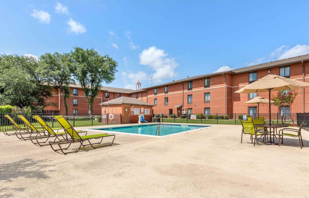 Extended Stay America - Arlington - Six Flags 43/50