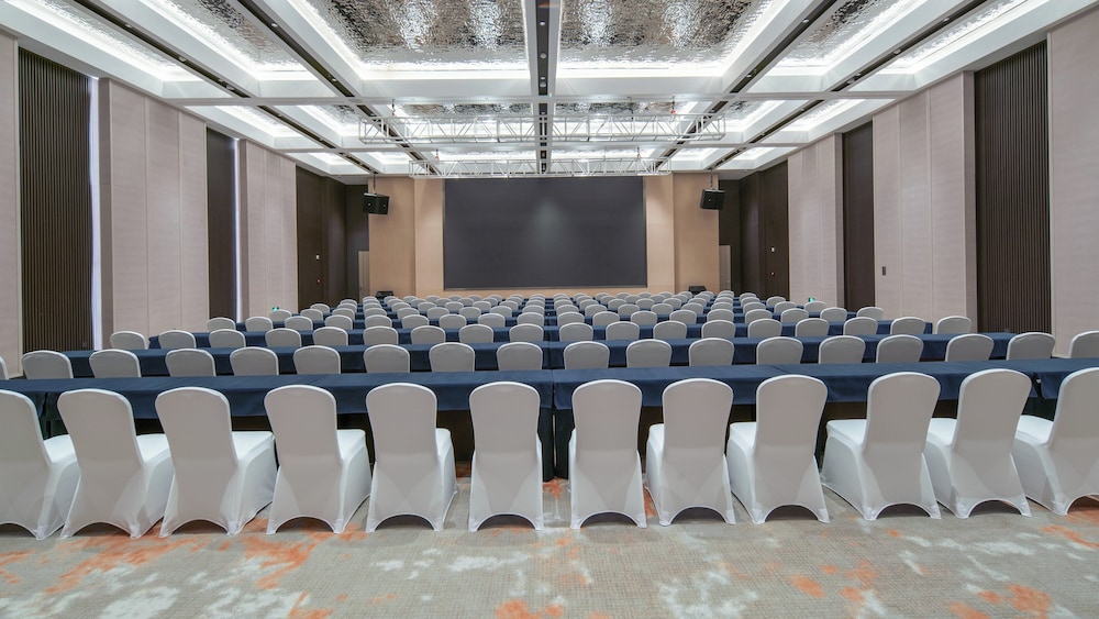Holiday Inn LIAOYUAN CITY CENTER 39/50