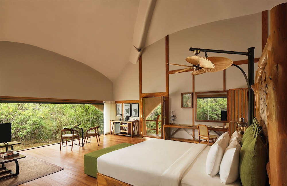 Uga Chena Huts 8/50