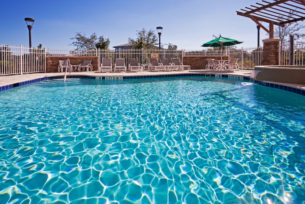 Hotel Indigo Jacksonville Deerwood Park 8/77