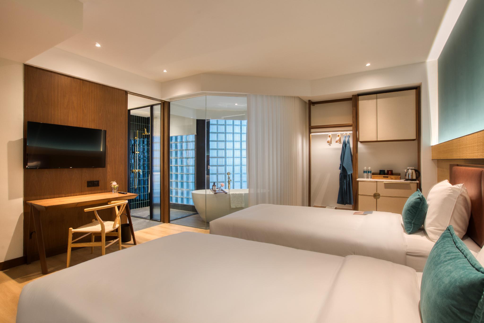 Hollywood, Palm, Twin Beds
