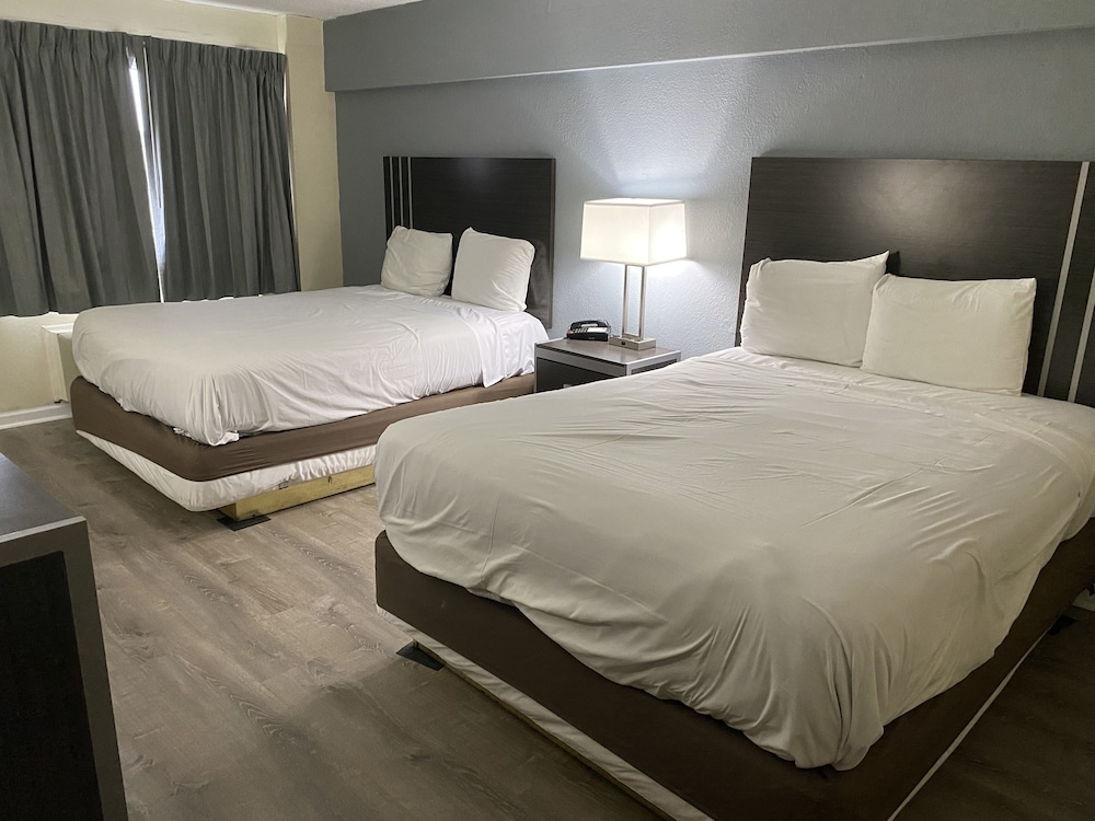 Red Carpet Inn &amp; Suites 10/30