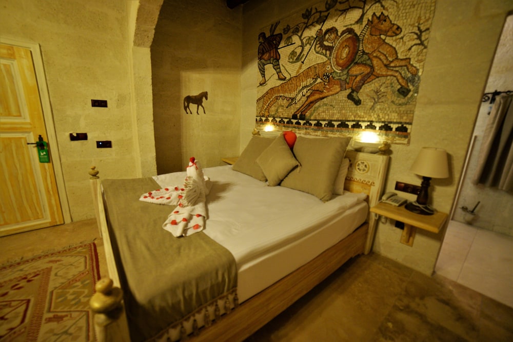 Caftan Cave Suites 16/49