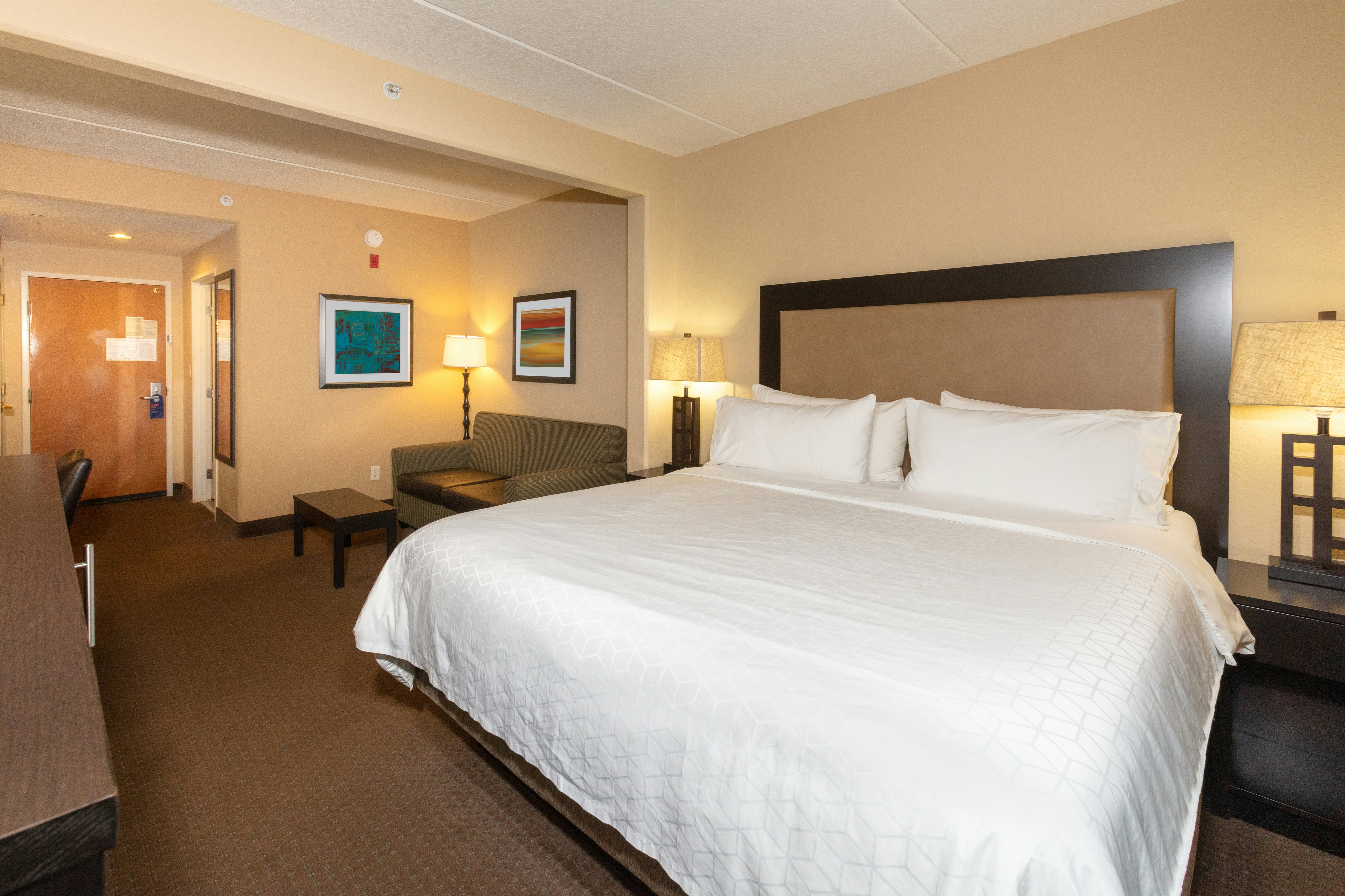 Holiday Inn Express Suites Jacksonville Airport 10/63