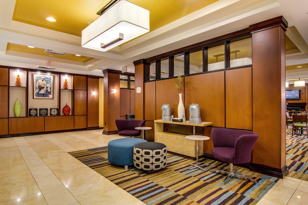 Fairfield Inn & Suites 13/32