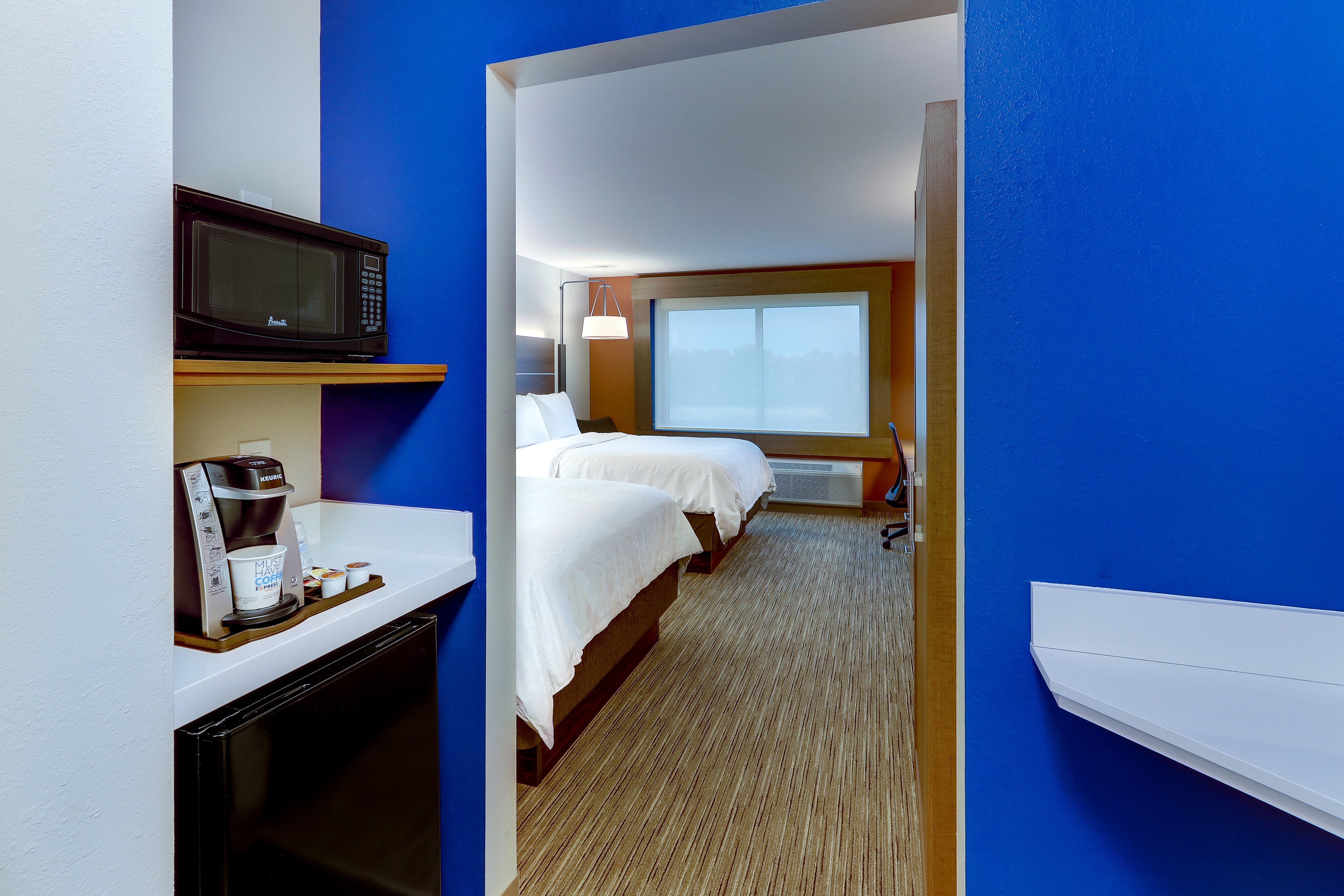 Holiday Inn Express Suites Middletown Goshen 69/71