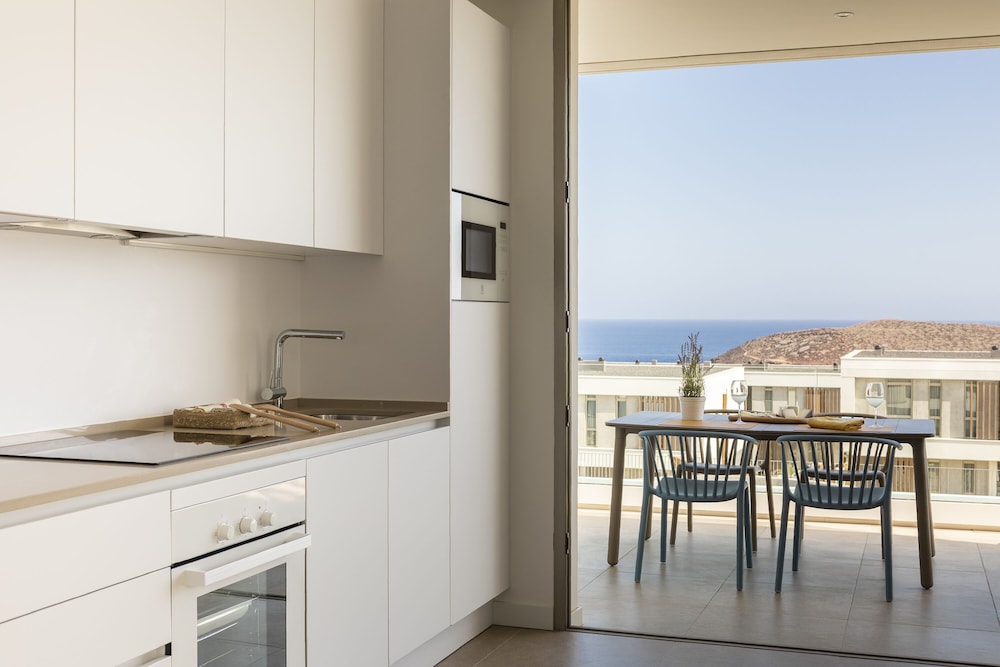 Nivaria Beach Apartments and Villas 49/66