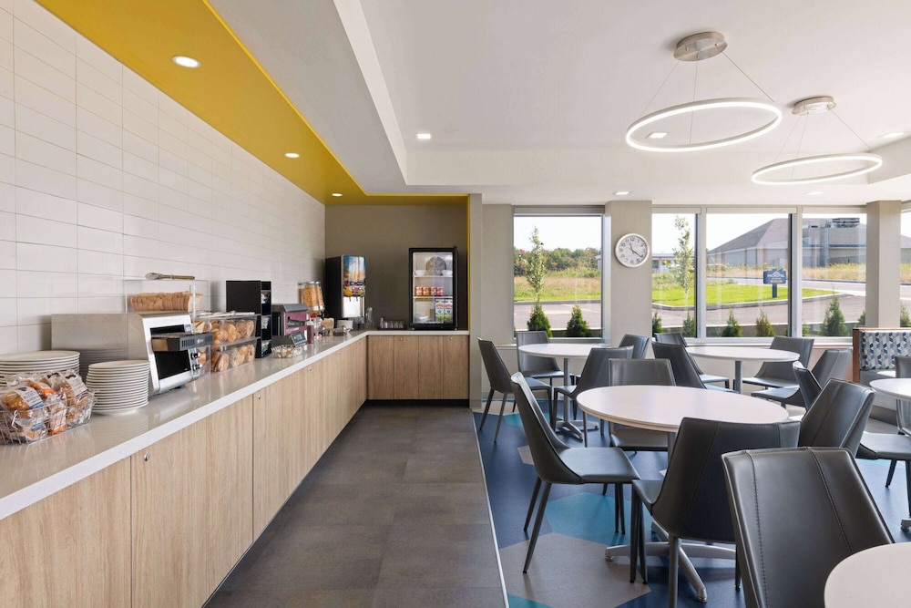 Microtel by Wyndham Lachute 18/30