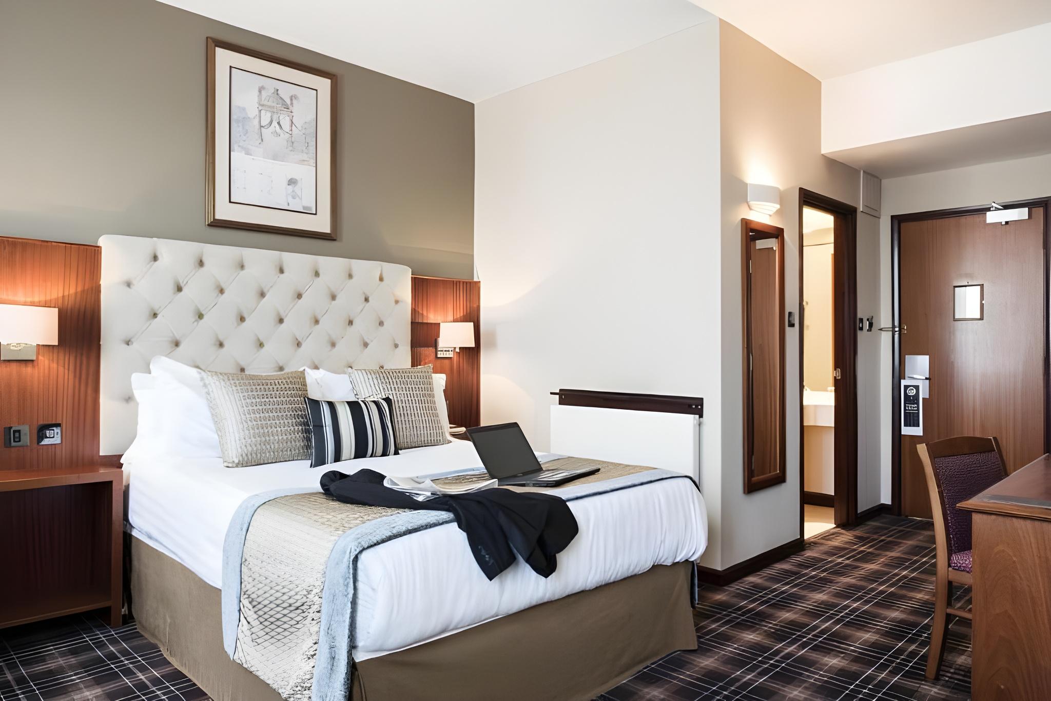 Room, Castle View