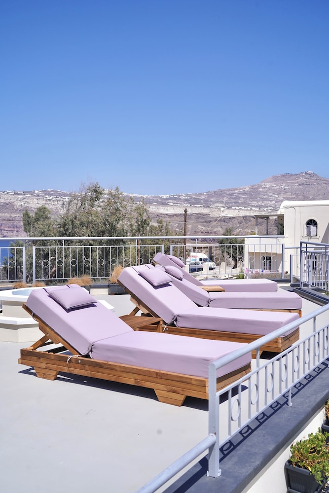 The Noverian Bios Caldera, Sunset Suites 45/58