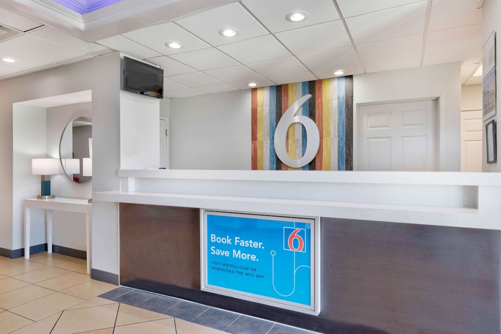 Lobby at Motel6 Norman, OK, NORMAN - OK