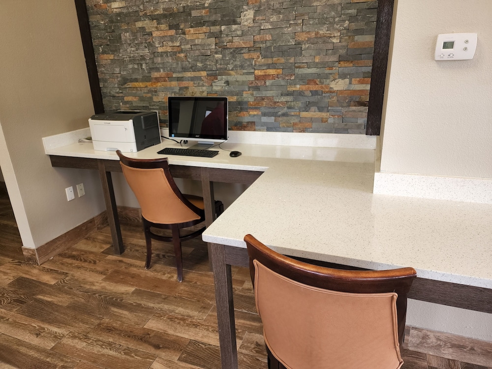 Days Inn by Wyndham Clemson 27/36